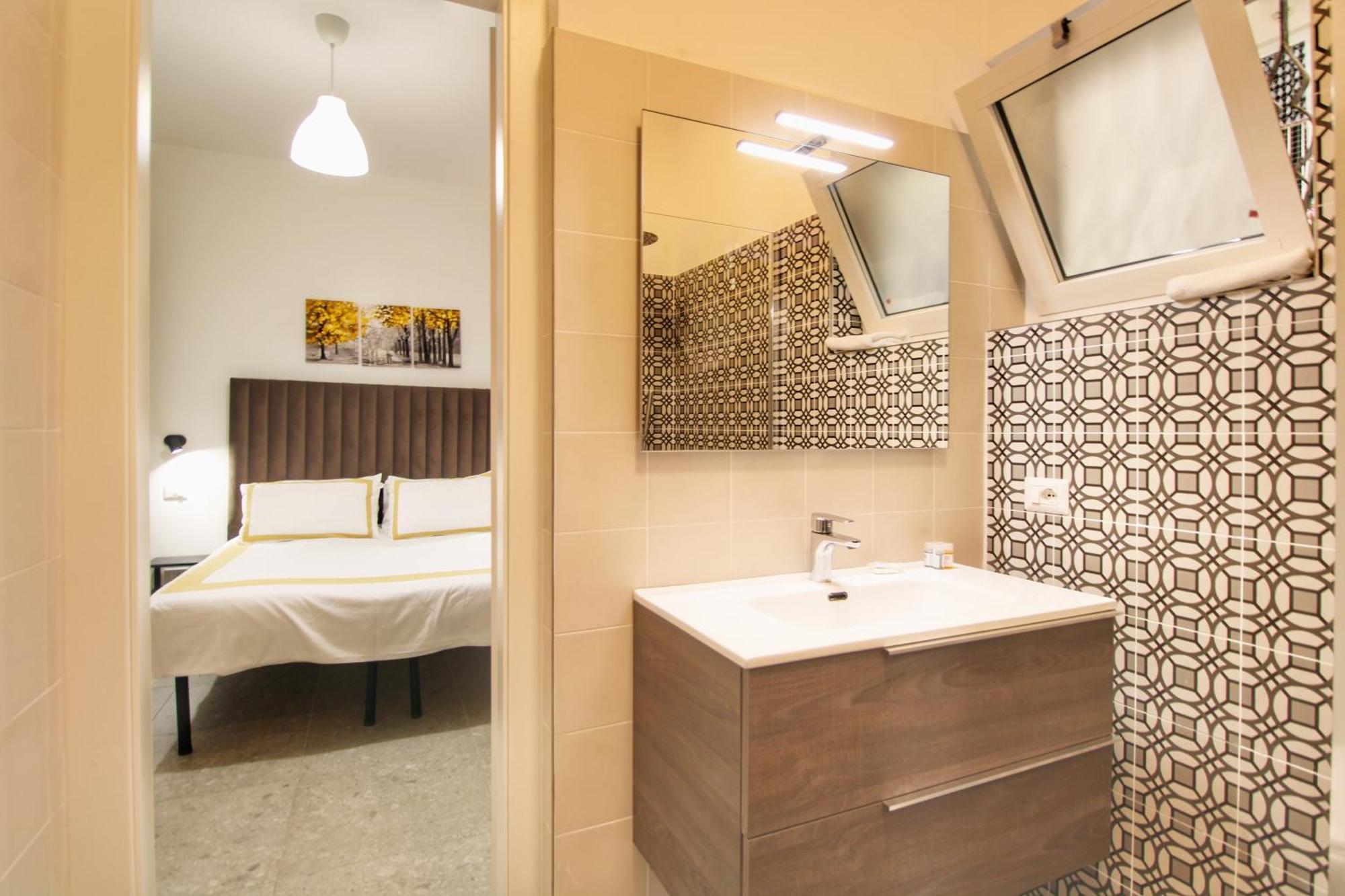 Delicious 2 Bed Room Apartment And Garden By Yh Rome Bagian luar foto